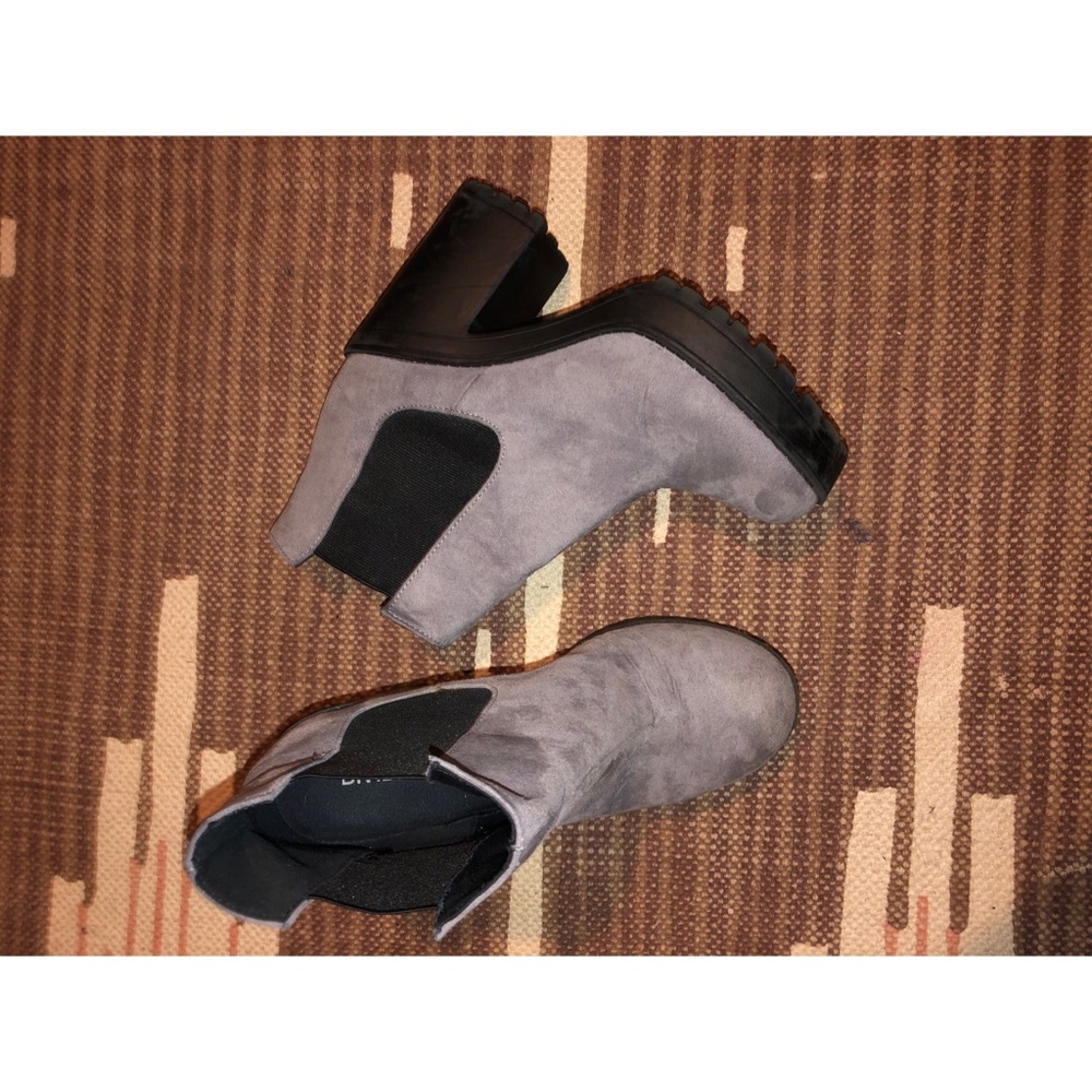 Suede boots